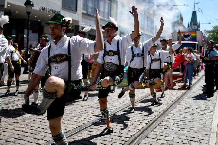 Auch volkstümliche Tracht gab es zu sehen.