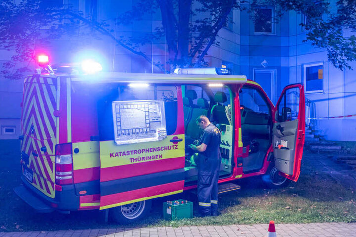 Nachdem auch ein zweites Haus betroffen war, rückte auch der Katastrophenschutz an.