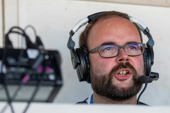 Christian Piwarz ist Sächsischer Staatsminister für Kultus und leidenschaftlicher American-Football-Fan. Er kommentierte für den Sender Sport1 das Viertelfinalspiel der Dresden Monarchs.