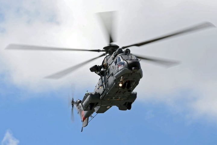 Auch ein Hubschrauber der französischen Luftwaffe war an der Rettungsaktion beteiligt. (Symbolbild)