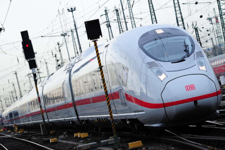 Der Vater wollte gemeinsam mit seinem Kindern mit dem ICE nach Paris fahren (Symbolfoto).