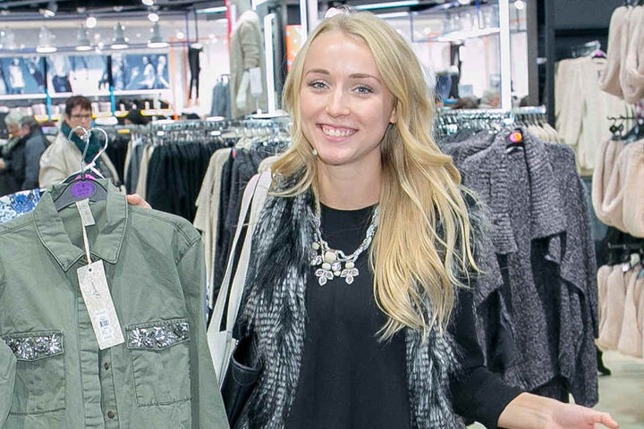 Bloggerin Luise Morgeneyer (22)
alias KleinstadtCarrie wird live von der Shoppingnacht berichten.