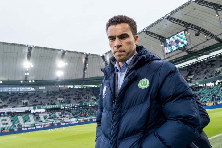 Der VFL Wolfsburg muss sich somit einen neuen Trainer suchen.