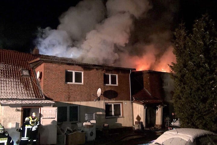 Bei dem Großbrand am 6. Februar waren fast 50 Feuerwehr-Kameraden im Einsatz.