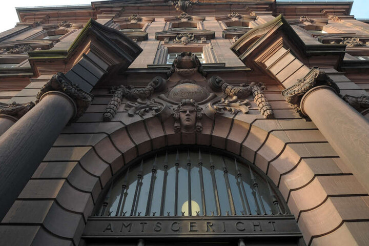 Der 38-jährige falsche Psychotherapeut muss sich vor dem Amtsgericht in Mannheim verantworten. (Symbolbild)