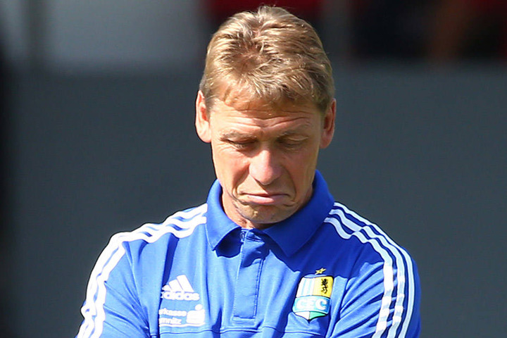 Die Sorgenfalten von Sven Köhler werden größer. Zuletzt gab es zwei Niederlagen. Welche Elf lässt er im Derby spielen?