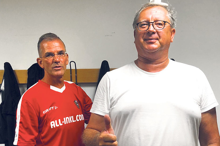Jugendtrainer Holger Hums (l.) war dabei, als Schwergewicht Matthias Eichhorn gemessen und gewogen wurde.