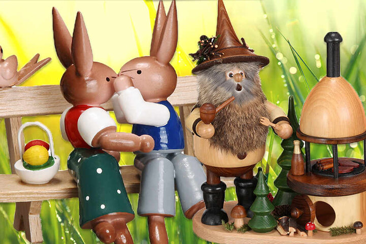 Das Osterhasen-Paar stammt aus den Werkstätten der Firma Zeidler. Die Wichtel mit dem Wuschelbart von DWU haben den Grill angeworfen.