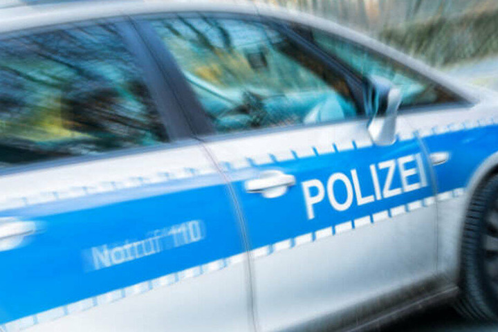 Rettungskräfte versuchten den Mann noch zu reanimieren. (Symbolbild)