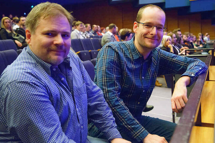 Serienfans Sebastian Linke (36) und Torsten Lippold (44) verkürzten sich mit dem Konzert die Wartezeit bis zur nächsten Staffel.