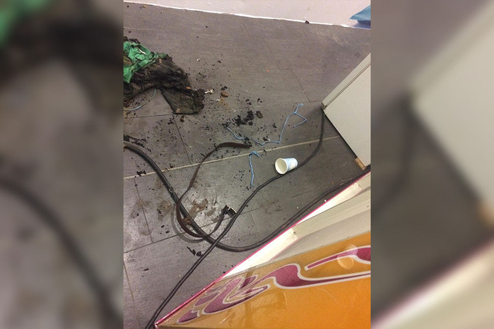 In der Nähe des Obdachlosen war ein Stromkabel.