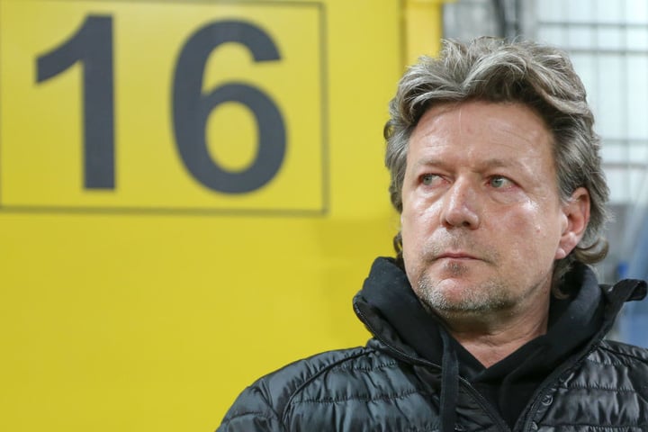 Jeff Saibene setzte seinen Innenverteidiger beim Spiel gegen den SC Paderborn auf die Tribüne.
