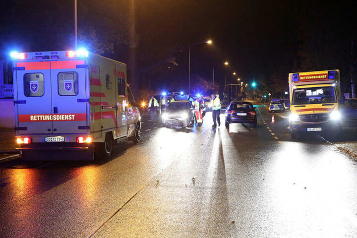 Die Altenberger Straße war wegen des Unfalls gesperrt.