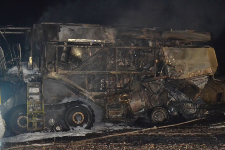 Der Mähdrescher wurde bei dem Brand vollkommen zerstört.