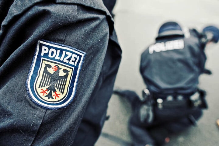 Die Bundespolizei sucht nach dem mutmaßlichen Täter. (Symbolbild)