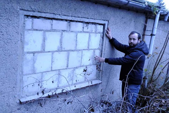 Die Einbrecher kamen durch ein Fenster in die Garage. Die Öffnung ist nun zugemauert.