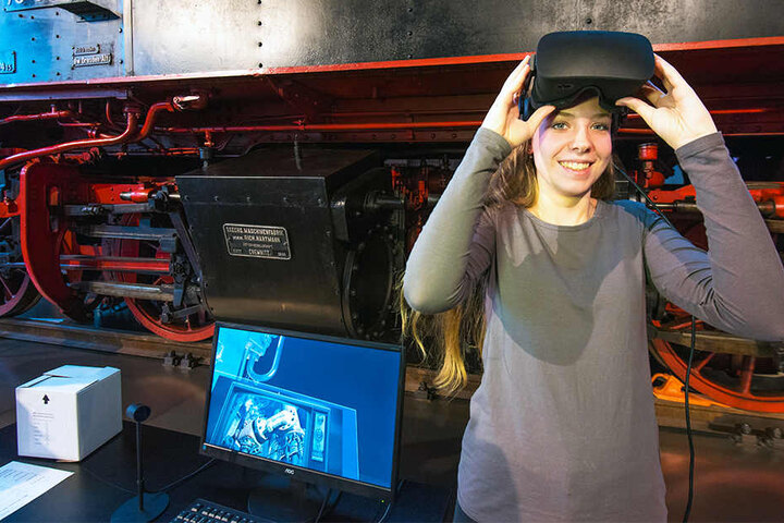 Chemnitzer Industriegeschichte durch die VR-Brille: Schülerin Michelle Ungelenk (17) wagte den Blick.