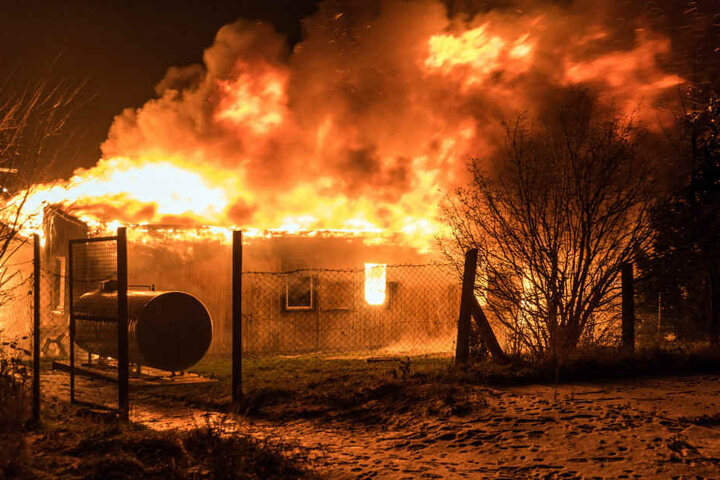In diesem Flammenmeer in Apolda verbrannten zwei unschuldige Menschen.