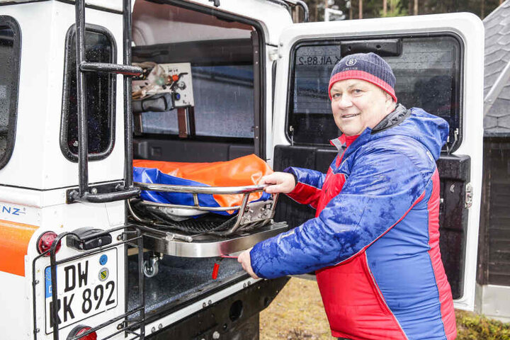 Hans Peter Horna (58), Landesleiter der Bergwacht in Sachsen, sucht Nachwuchs für das Ehrenamt.