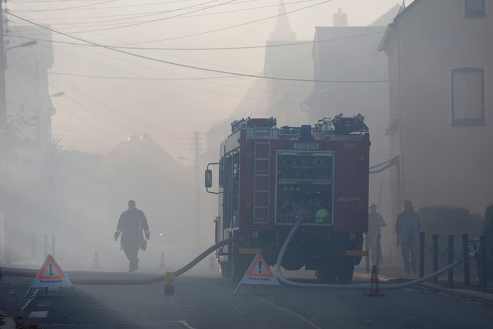 Die Straßen in Rödlitz waren schwer verqualmt.