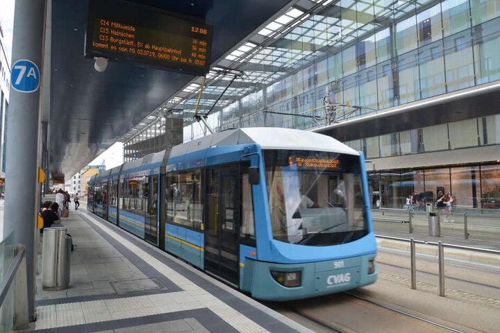 Weesde, nor? "Zentralhaltestelle" sagt in Chemnitz nämlich so gut wie niemand. An sie grenzt auch eine andere beliebte Abkürzung.