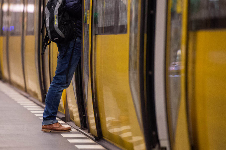 Der Vater soll versucht haben einen Selbstmordattentäter für einen Anschlag in der U-bahn anzuwerben. (Symbolbild)