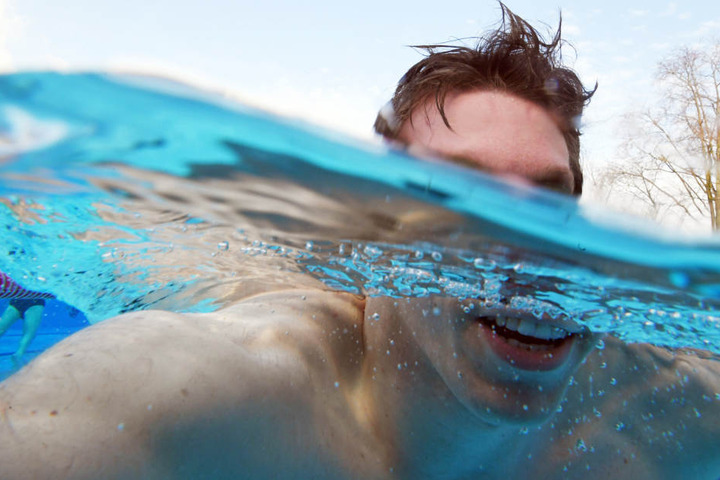 Trotz Kälte ging es für viele ins Wasser.