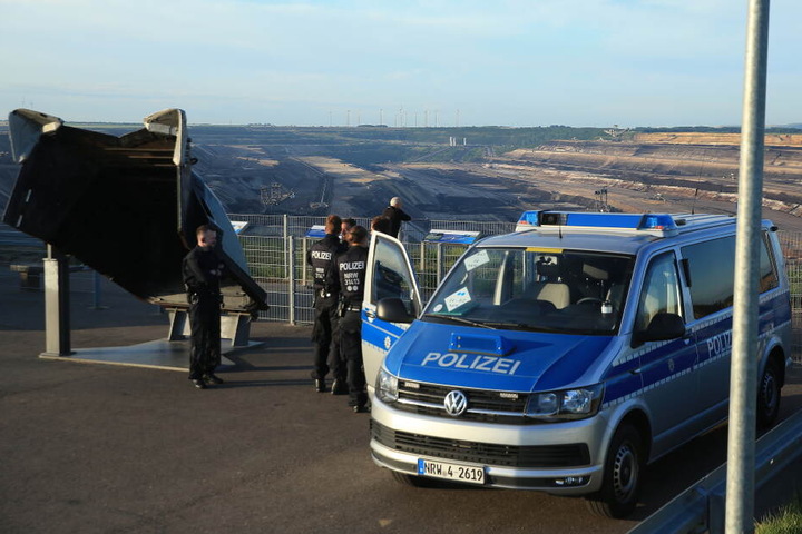 Das Bündnis "Ende Gelände" hat Blockaden der Braunkohle-Tagebaue angekündigt.