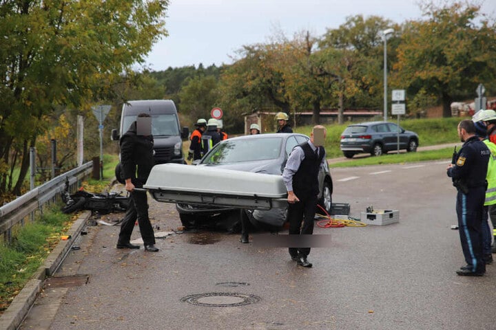 Der 17-Jährige verstarb noch an der Unfallstelle.