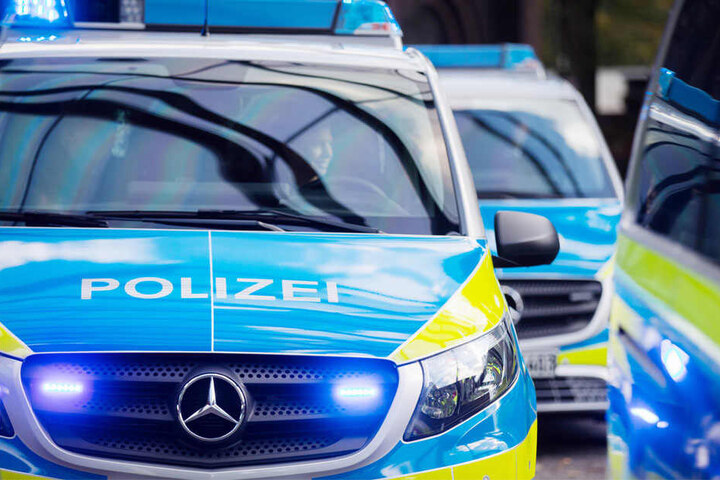 Die Polzei sucht nun Zeugen des ungewöhnlichen Vorfalls. (Symbolbild)