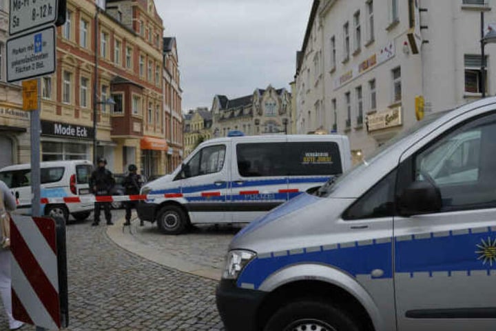 Auf der Suche nach Hardy G. riegelte die Polizei auch die City von Limbach-Oberfrohna ab.