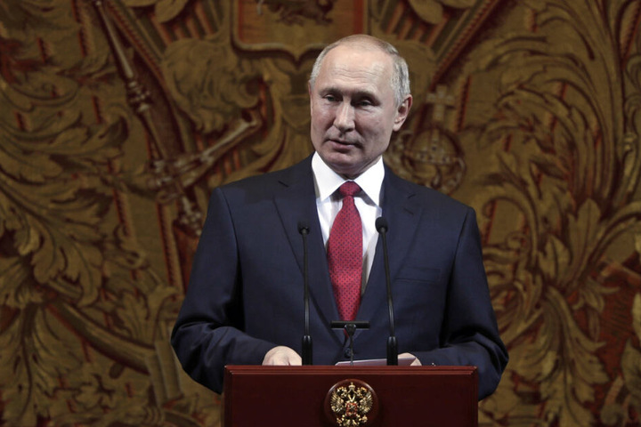 Wladimir Putin, Präsident von Russland, hält anläßlich einer Neujahrsgala im Bolschoi-Theater eine Rede.