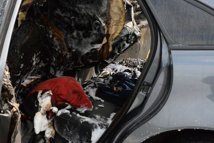 Im Motorraum hatte das Auto Feuer gefangen.