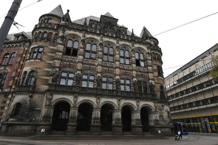 Der Haupteingang des Landgerichts in Bremen.
