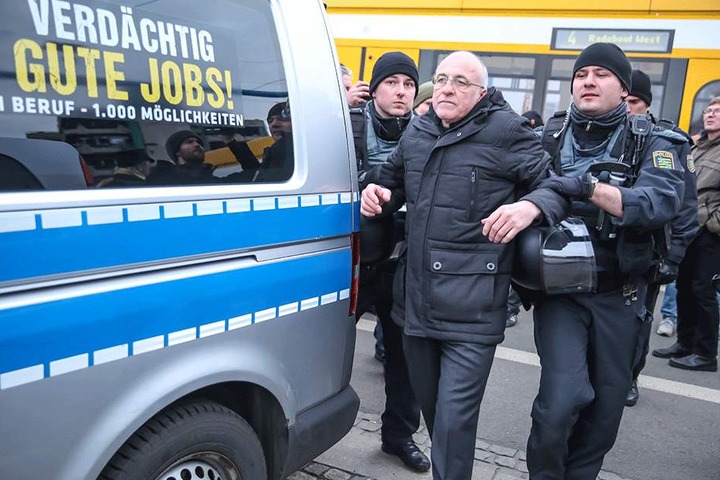 Neonazi Gerhard Ittner (58) wurde wegen Widerstandes gegen Vollstreckungsbeamte vorläufig festgenommen.