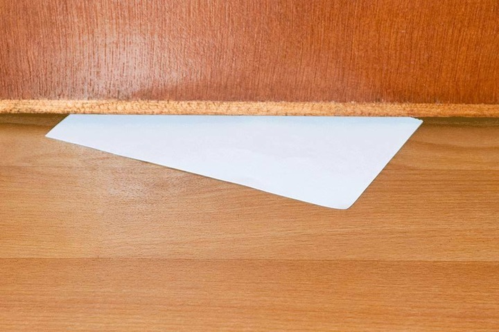Unweit der Leiche des Mädchens fanden die Ermittler einen Brief. (Symbolbild)