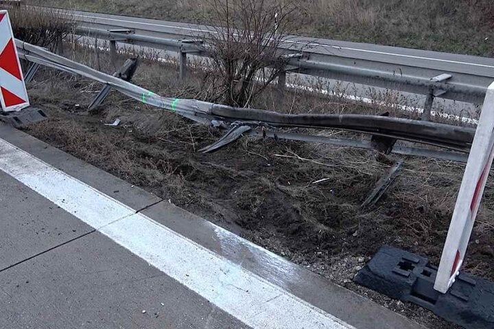 Die Unglücksstelle wurde nach den Bergungsarbeiten abgesperrt und die Autobahn wieder freigegeben.