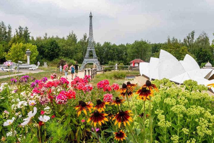 Den Eiffelturm ließen die Ganoven in Frieden. Trotzdem entstand ein Schaden von rund 3000 Euro.