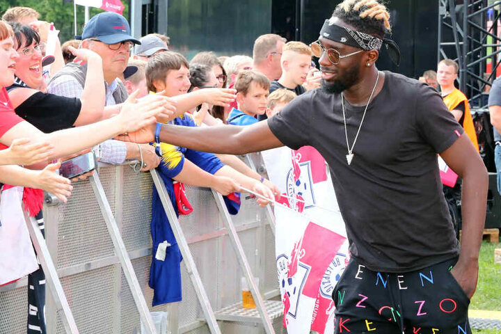 Der gerade verliehene RB-Stürmer Jean-Kevin Augustin ließ es in seiner Freizeit gerne mal krachen.
