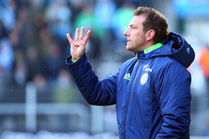 Die Anweisung von Trainer Markus Weinzierl konnten den Schalkern nicht zum Sieg verhelfen.