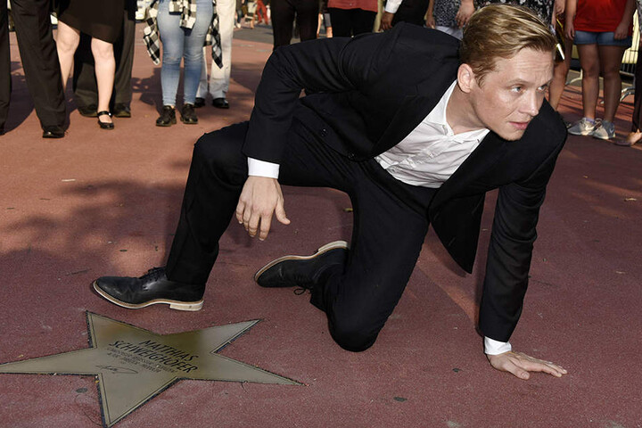 Am Freitag gab's den deutschen "Walk of Fame"-Stern in Berlin für den Schauspieler, Regisseur & Produzenten Matthias Schweighöfer.