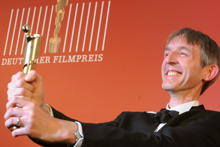 Freute sich riesig: Der Schauspieler Andreas Schmidt erhielt am 24. April 2009 während der Verleihung des Deutschen Filmpreises in Berlin die "Lola".