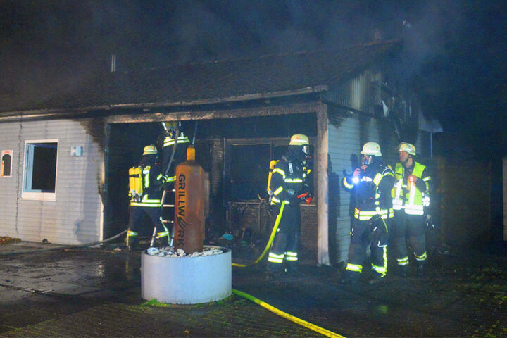 Das Feuer hatte schnell auf die Dachkonstruktion übergegriffen.