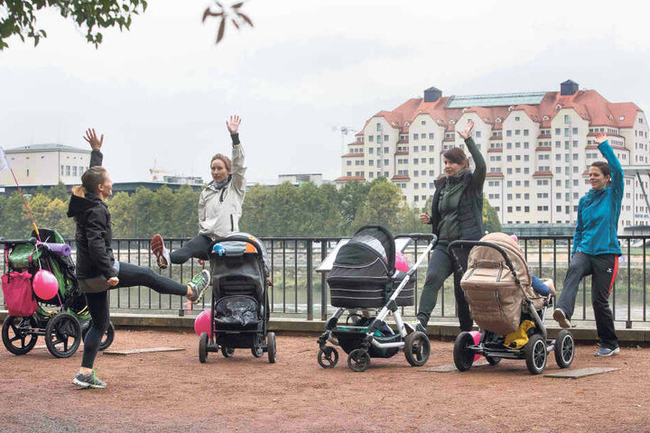 Mit dem von der Krankenkasse bezuschussten Kinderwagen-Sport können Mütter
nach der Geburt wieder fit werden.