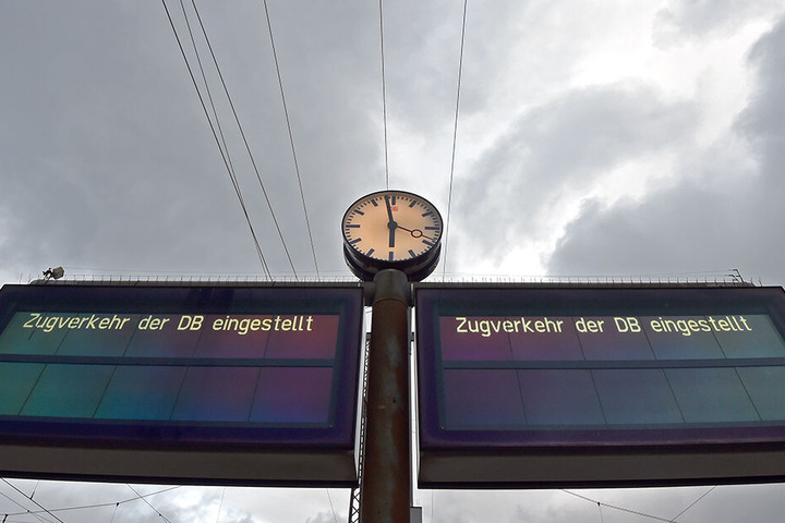 Während Sturmtief Eberhard musste die Deutsche Bahn den Zugverkehr komplett einstellen. (Archivbild)