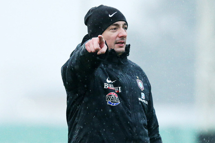 Aue-Coach Daniel Meyer (39)