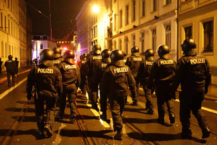 Ein Großaufgebot der Polizei stellte die Randalierer von Connewitz.