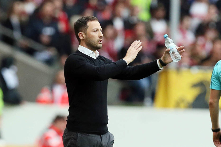 Domenico Tedesco will am Sonntag nur auf Aue schauen.
