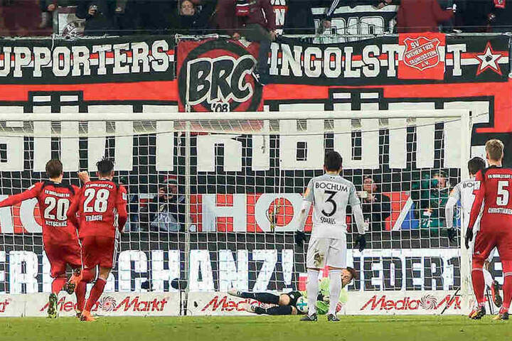 "Kläglich verschossen", sagte Stefan Kutschke selbst zu seinem Elfer, bei dem er den Ball Bochums Keeper Manuel Riemann in die Arme schob.