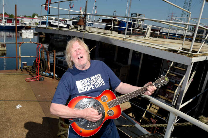 Schlagersänger Gunter Gabriel (†) hat jahrelang auf seinem Hausboot im Harburger Hafen gelebt.